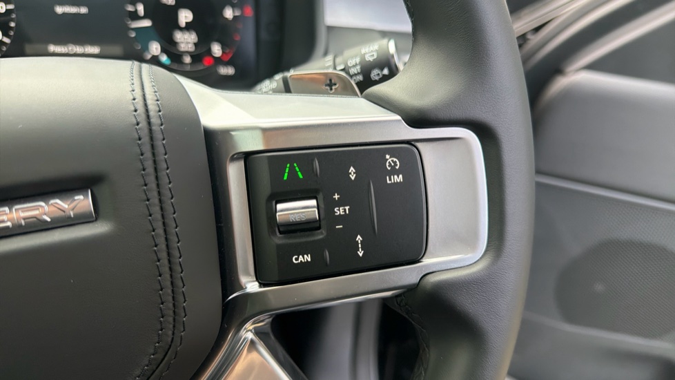 Land Rover Discovery 3.0 D350 Dynamic HSE 5dr Auto Diesel Station Wagon - Image 29