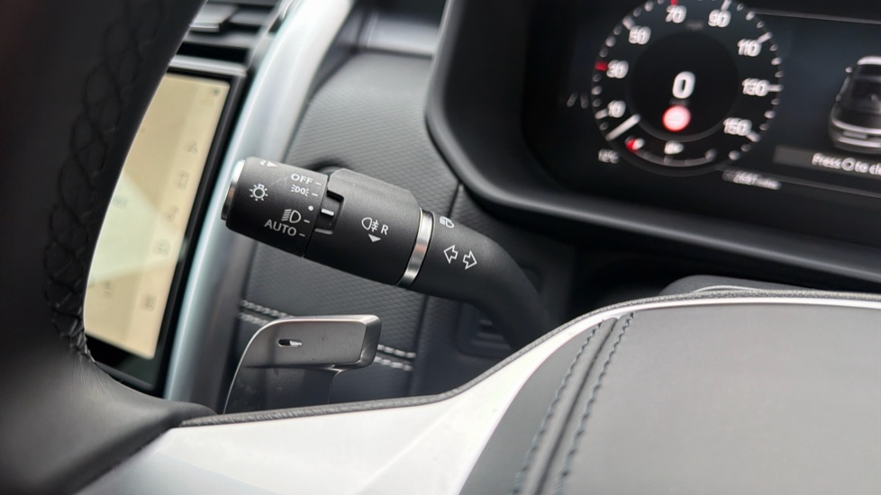 Land Rover Discovery 3.0 D350 Dynamic HSE 5dr Auto Diesel Station Wagon - Image 31