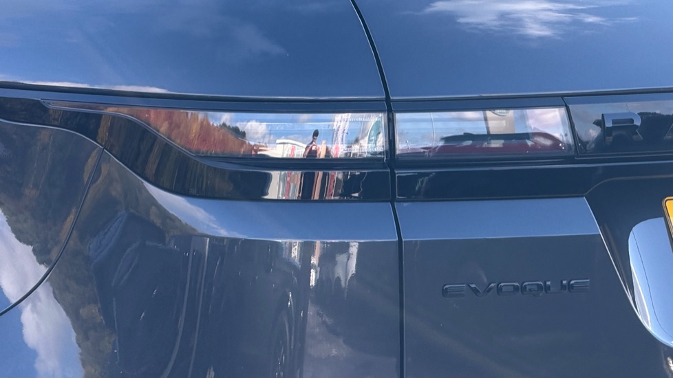 Land Rover Range Rover Evoque 2.0 D200 Dynamic SE 5dr Auto Diesel Hatchback - Image 19