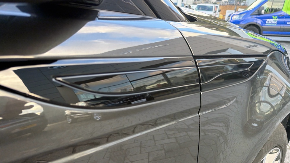 Land Rover Range Rover Evoque 2.0 D200 Dynamic SE 5dr Auto Diesel Hatchback - Image 20