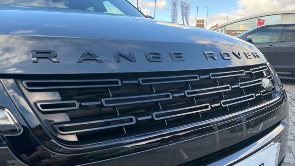 Land Rover Range Rover Evoque 2.0 D200 Dynamic SE 5dr Auto Diesel Hatchback - Image 22