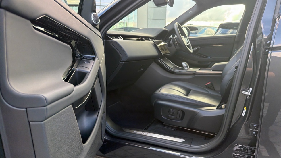 Land Rover Range Rover Evoque 2.0 D200 Dynamic SE 5dr Auto Diesel Hatchback - Image 39