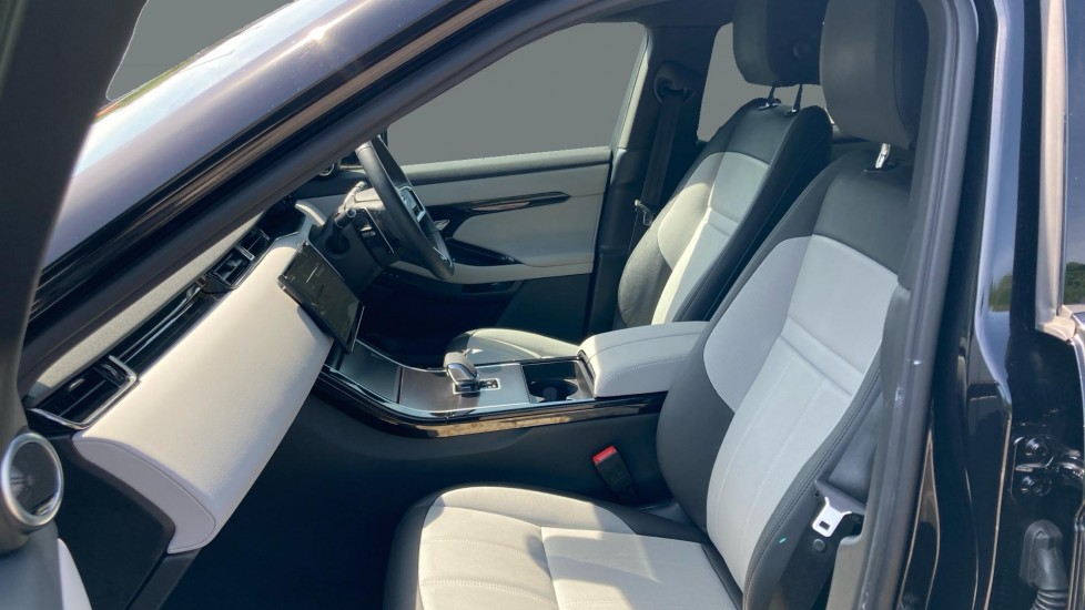 Land Rover Range Rover Evoque 2.0 D200 Edition 5dr Auto Diesel Hatchback - Image 3