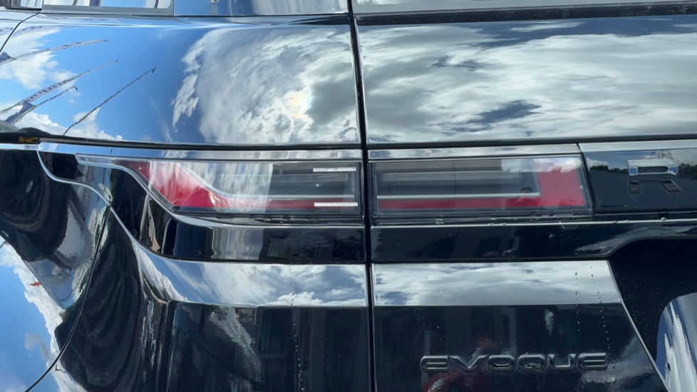 Land Rover Range Rover Evoque 2.0 D200 Edition 5dr Auto Diesel Hatchback - Image 19