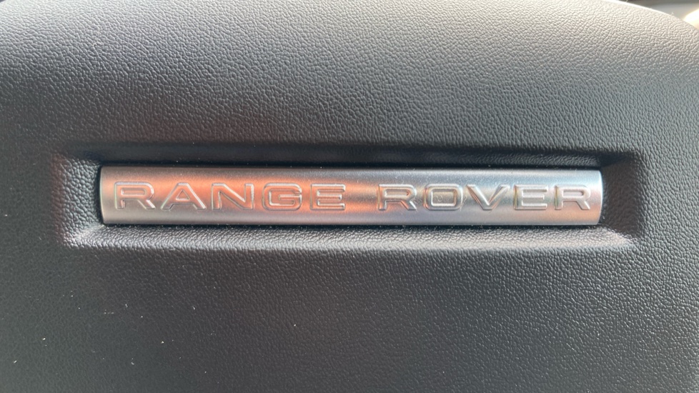 Land Rover Range Rover Evoque 2.0 D200 Edition 5dr Auto Diesel Hatchback - Image 22
