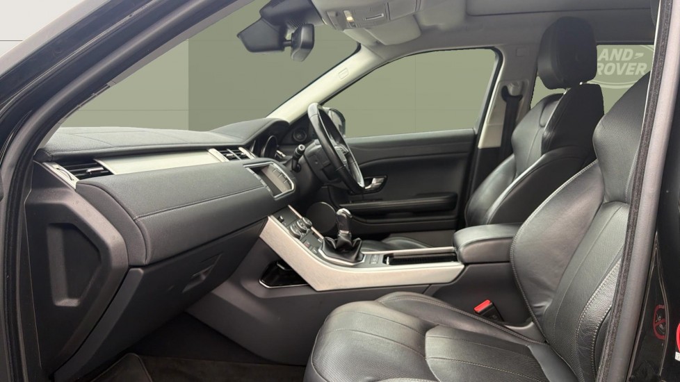 Land Rover Range Rover Evoque 2.0 TD4 SE Tech 5dr Diesel Hatchback - Image 3