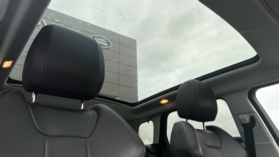 Land Rover Range Rover Evoque 2.0 TD4 SE Tech 5dr Diesel Hatchback - Image 33