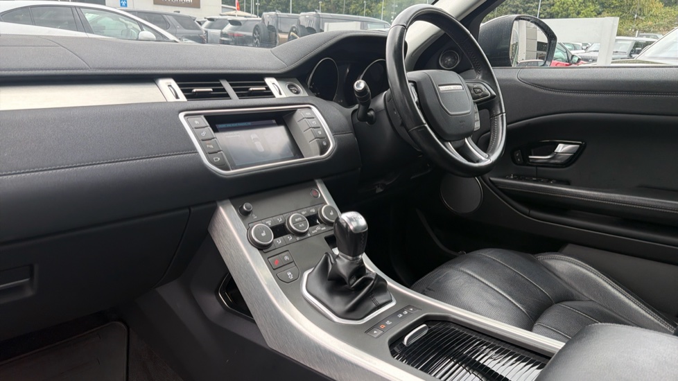Land Rover Range Rover Evoque 2.0 TD4 SE Tech 5dr Diesel Hatchback - Image 37