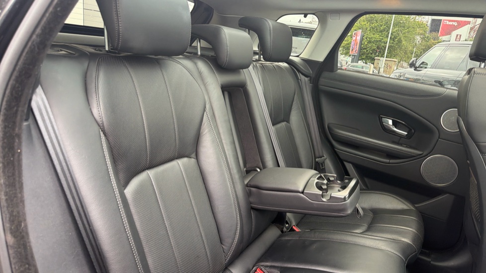 Land Rover Range Rover Evoque 2.0 TD4 SE Tech 5dr Diesel Hatchback - Image 41