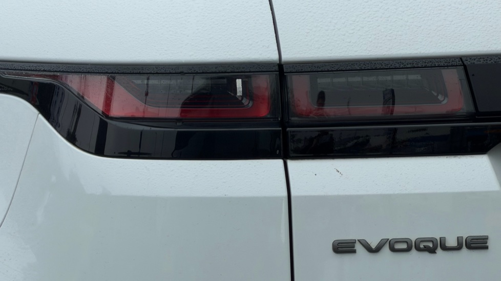 Land Rover Range Rover Evoque 2.0 D200 R-Dynamic HSE 5dr Auto Diesel Hatchback - Image 19