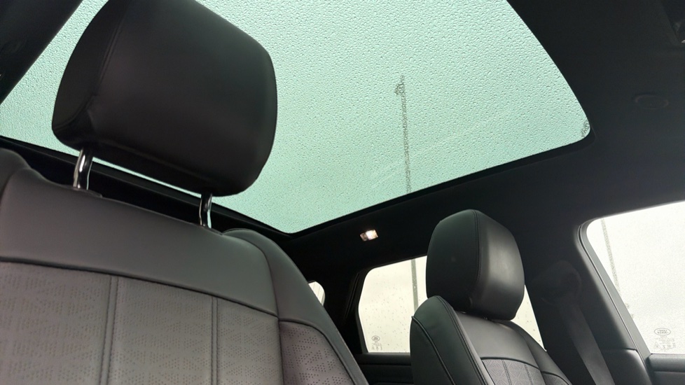 Land Rover Range Rover Evoque 2.0 D200 R-Dynamic HSE 5dr Auto Diesel Hatchback - Image 32