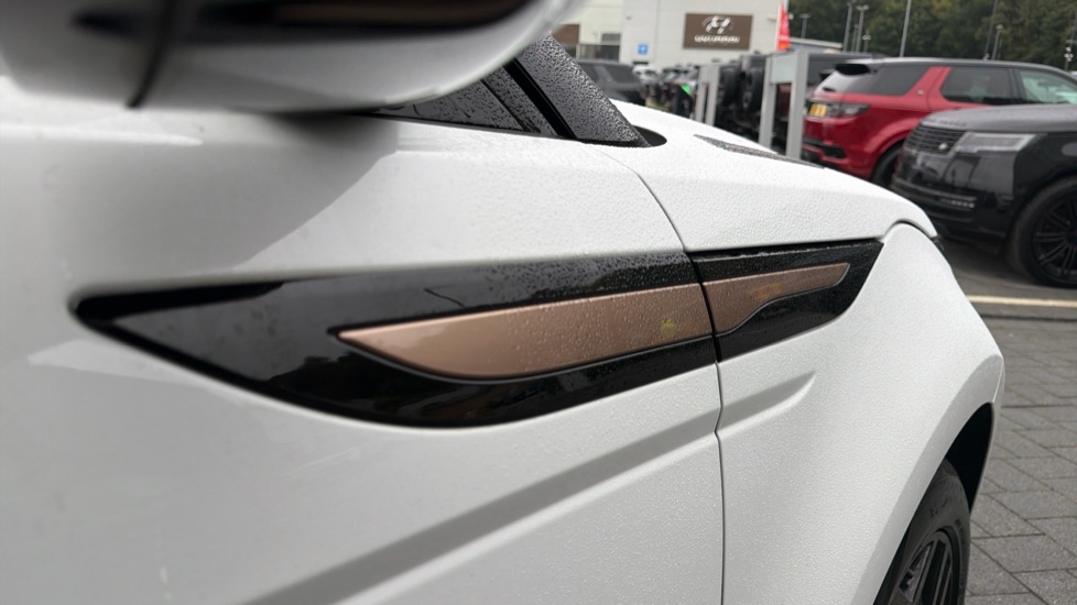 Land Rover Range Rover Evoque 2.0 D200 R-Dynamic HSE 5dr Auto Diesel Hatchback - Image 35