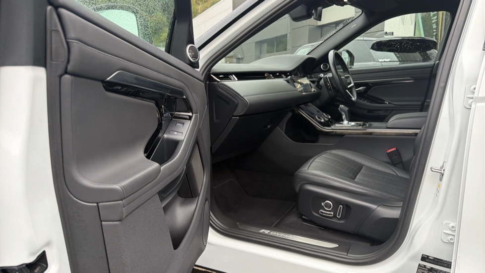 Land Rover Range Rover Evoque 2.0 D200 R-Dynamic HSE 5dr Auto Diesel Hatchback - Image 38