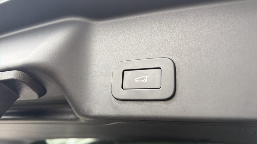 Land Rover Range Rover Evoque 2.0 D200 R-Dynamic HSE 5dr Auto Diesel Hatchback - Image 42