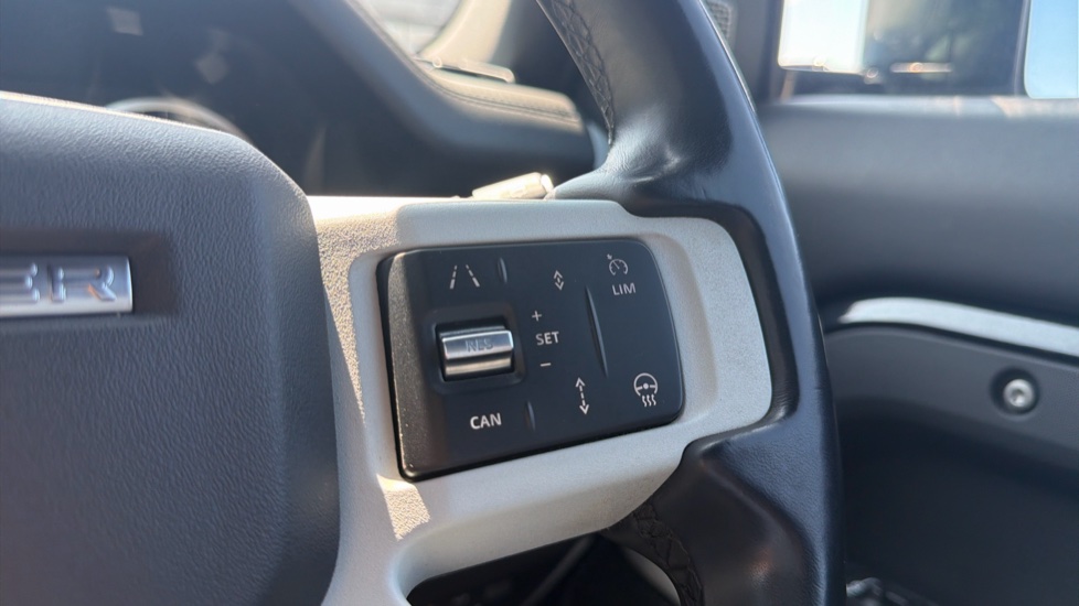 Land Rover Defender 3.0 D300 X-Dynamic HSE 110 5dr Auto Diesel Estate - Image 35