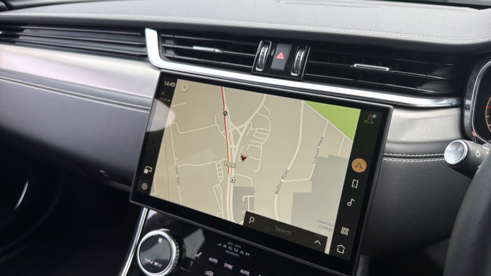 Jaguar XF 2.0 D200 R-Dynamic SE Black 5dr Auto Diesel Estate - Image 11