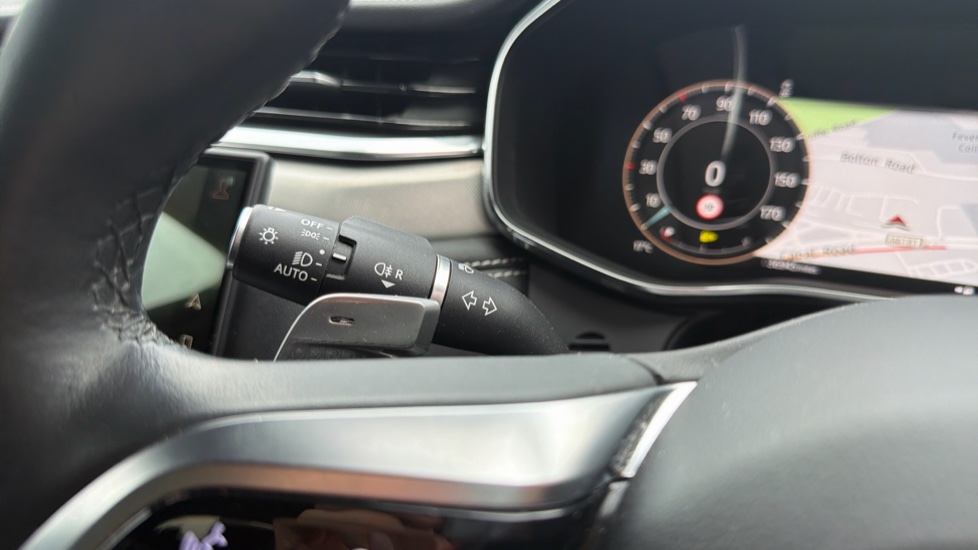 Jaguar XF 2.0 D200 R-Dynamic SE Black 5dr Auto Diesel Estate - Image 23