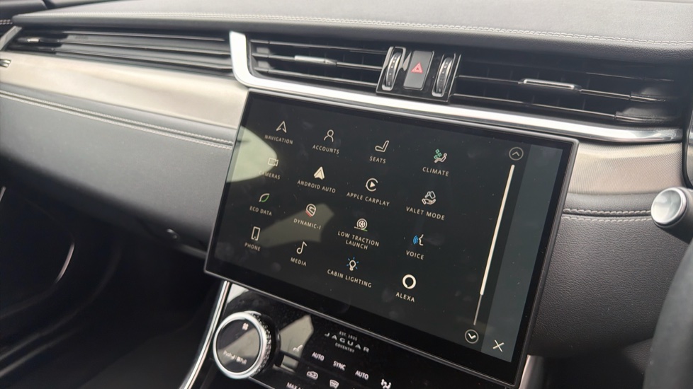 Jaguar XF 2.0 D200 R-Dynamic SE Black 5dr Auto Diesel Estate - Image 25