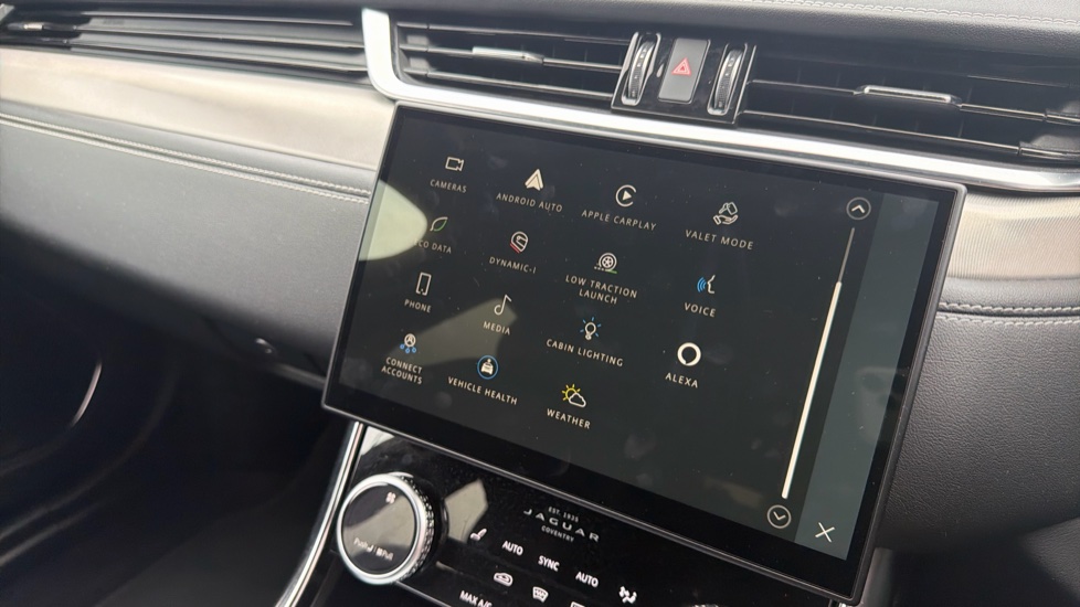 Jaguar XF 2.0 D200 R-Dynamic SE Black 5dr Auto Diesel Estate - Image 26