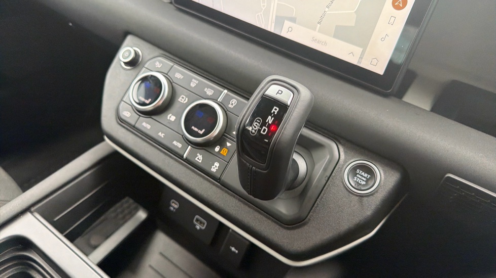 Land Rover Defender 2.0 P300 S 110 5dr Auto Petrol Estate - Image 13
