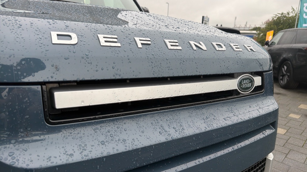 Land Rover Defender 2.0 P300 S 110 5dr Auto Petrol Estate - Image 26