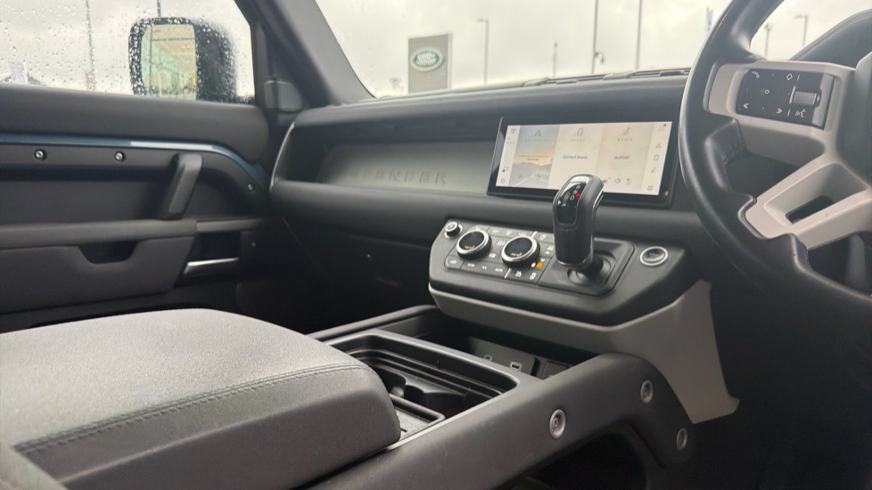 Land Rover Defender 2.0 P300 S 110 5dr Auto Petrol Estate - Image 30