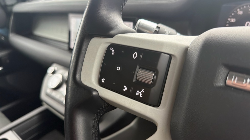 Land Rover Defender 2.0 P300 S 110 5dr Auto Petrol Estate - Image 32