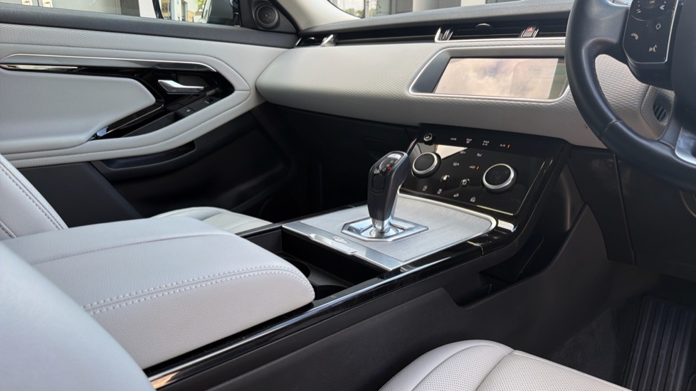 Land Rover Range Rover Evoque 2.0 P200 S 5dr Auto Petrol Hatchback - Image 24