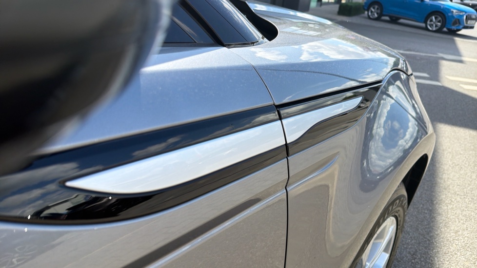 Land Rover Range Rover Evoque 2.0 P200 S 5dr Auto Petrol Hatchback - Image 26