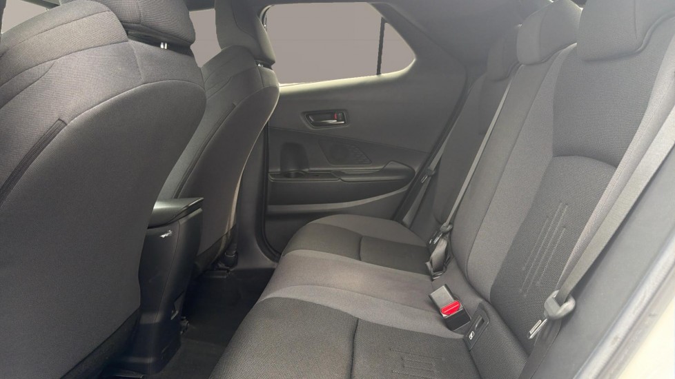 Toyota C-HR 1.8 Hybrid Design 5dr CVT Hybrid Hatchback - Image 4