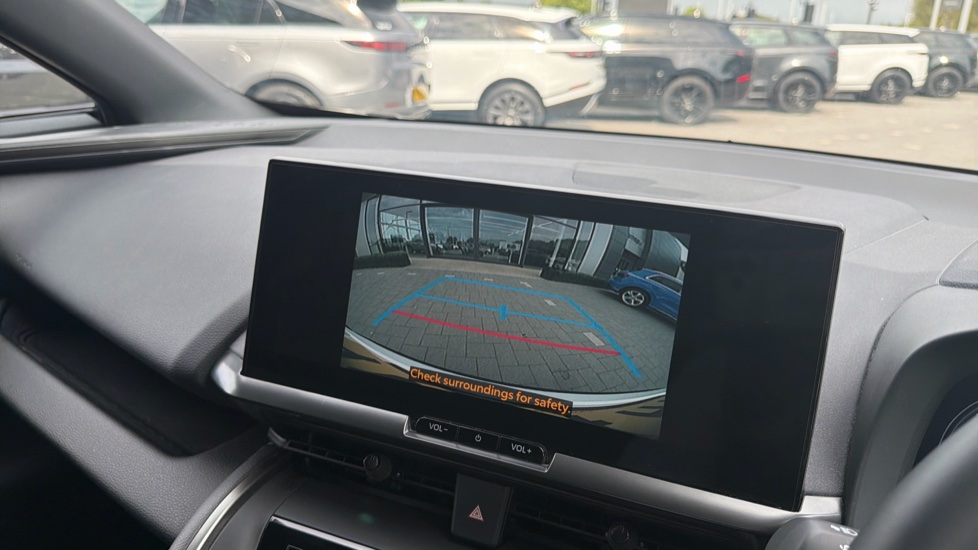 Toyota C-HR 1.8 Hybrid Design 5dr CVT Hybrid Hatchback - Image 12