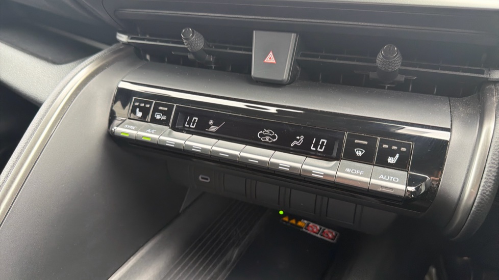 Toyota C-HR 1.8 Hybrid Design 5dr CVT Hybrid Hatchback - Image 20