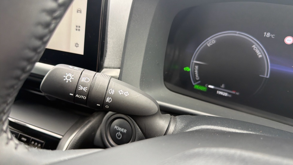 Toyota C-HR 1.8 Hybrid Design 5dr CVT Hybrid Hatchback - Image 27