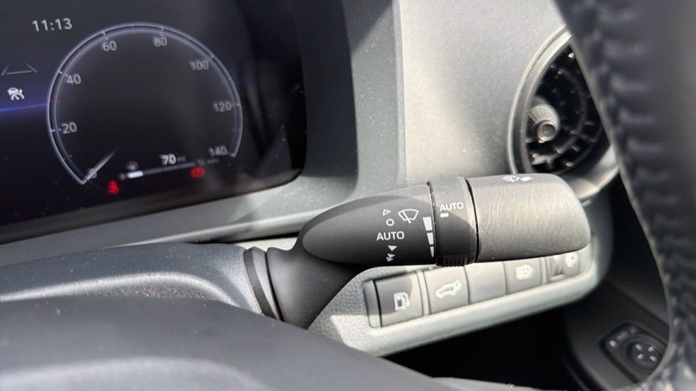Toyota C-HR 1.8 Hybrid Design 5dr CVT Hybrid Hatchback - Image 28