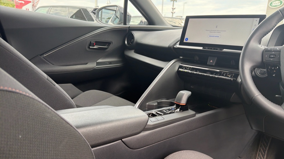 Toyota C-HR 1.8 Hybrid Design 5dr CVT Hybrid Hatchback - Image 33