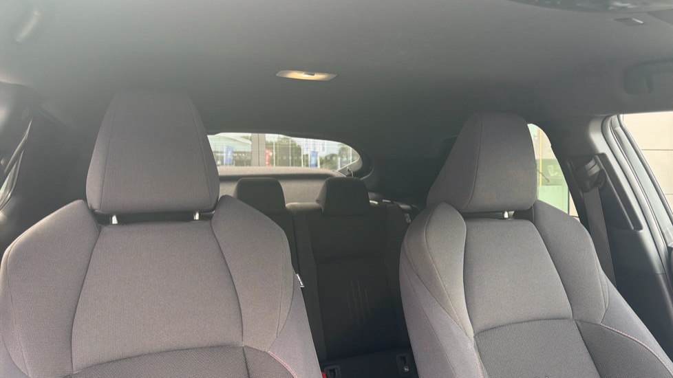 Toyota C-HR 1.8 Hybrid Design 5dr CVT Hybrid Hatchback - Image 34