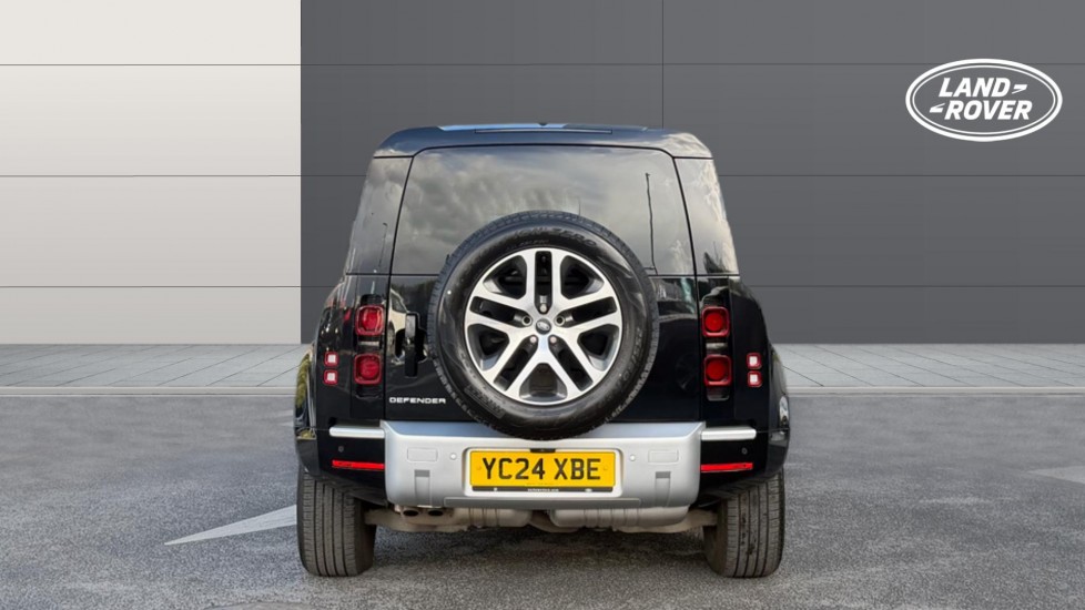 Land Rover Defender 3.0 D250 XS Edition 110 5dr Auto Diesel Estate - Image 6