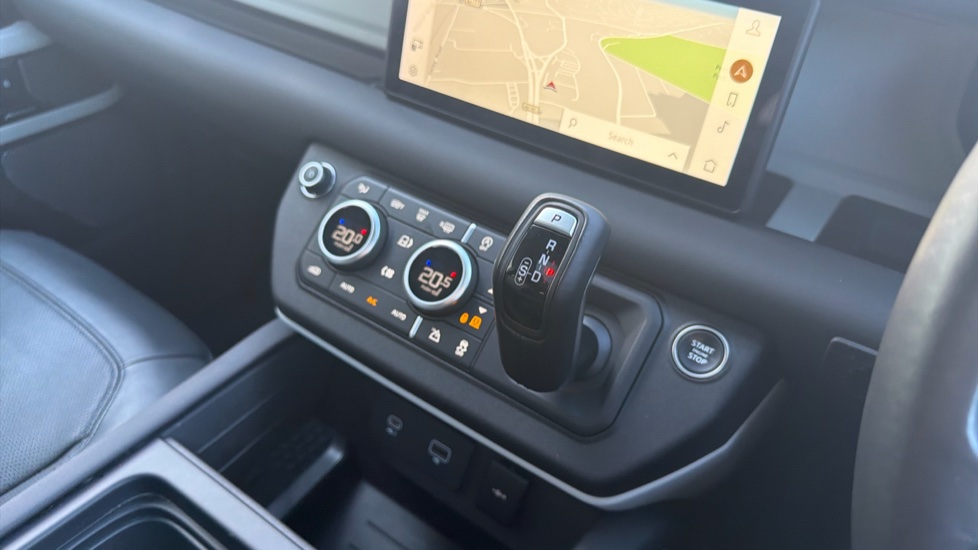 Land Rover Defender 3.0 D250 XS Edition 110 5dr Auto Diesel Estate - Image 13