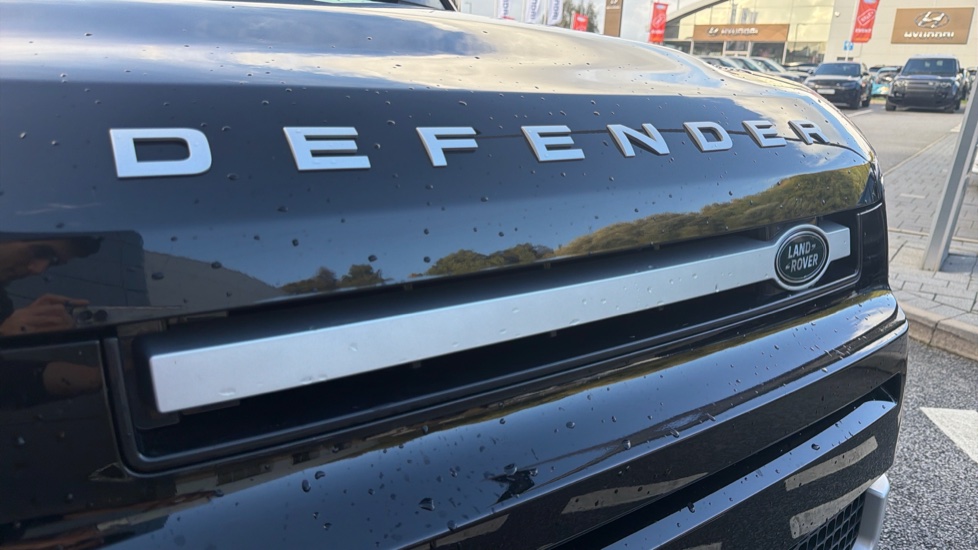 Land Rover Defender 3.0 D250 XS Edition 110 5dr Auto Diesel Estate - Image 21