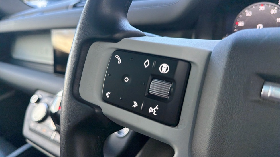 Land Rover Defender 3.0 D250 XS Edition 110 5dr Auto Diesel Estate - Image 28
