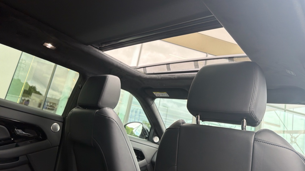 Land Rover Range Rover Evoque 2.0 D200 Autobiography 5dr Auto [Revised] Diesel Hatchback - Image 41