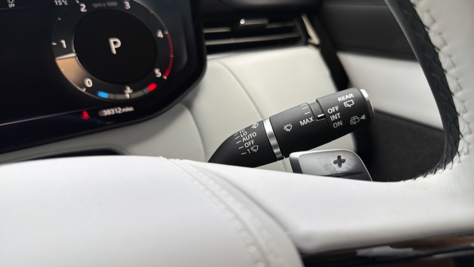 Land Rover Range Rover Sport 3.0 D350 Autobiography 5dr Auto Diesel Estate - Image 32