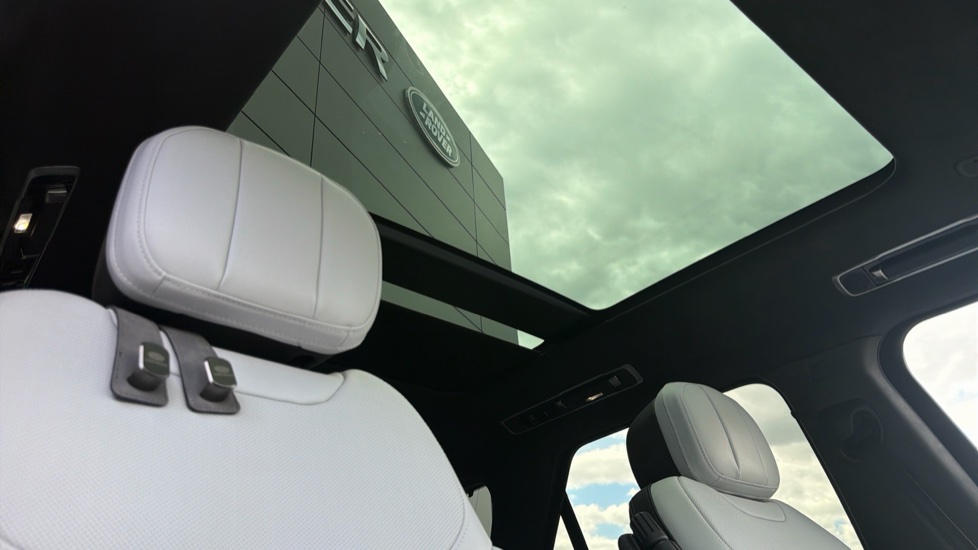 Land Rover Range Rover Sport 3.0 D350 Autobiography 5dr Auto Diesel Estate - Image 38