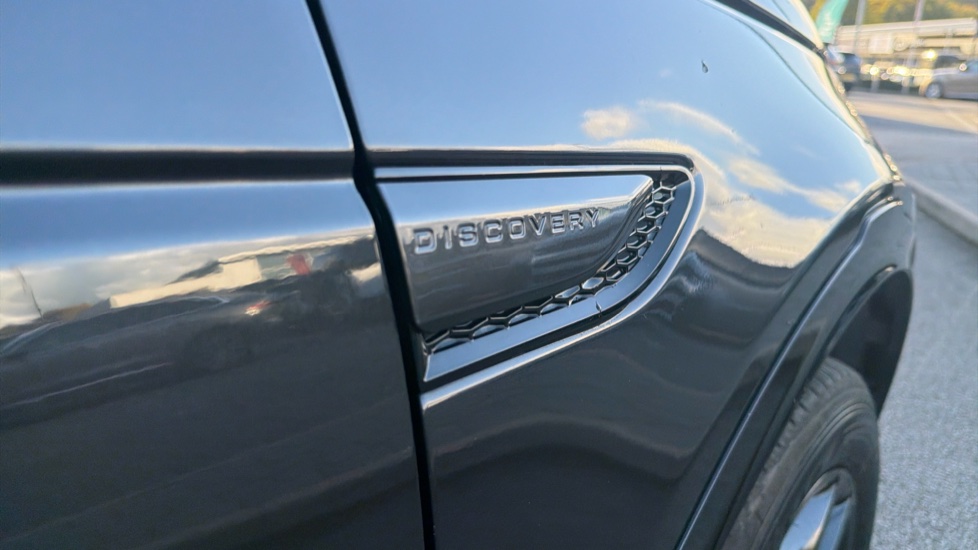 Land Rover Discovery Sport 2.0 D200 Dynamic SE 5dr Auto [5 Seat] Diesel Station Wagon - Image 36