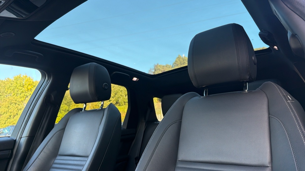 Land Rover Discovery Sport 2.0 D200 Dynamic SE 5dr Auto [5 Seat] Diesel Station Wagon - Image 41