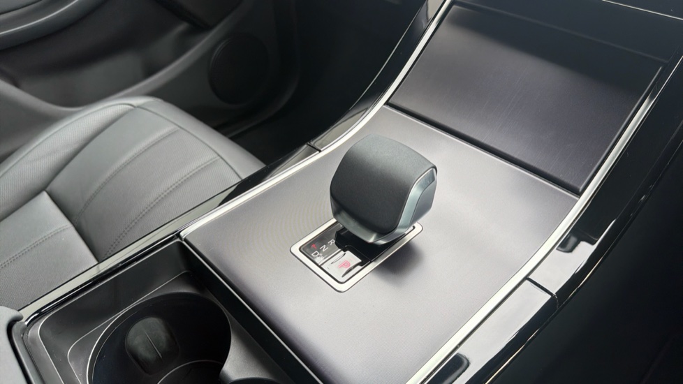 Land Rover Range Rover Evoque 2.0 D200 Dynamic SE 5dr Auto Diesel Hatchback - Image 13