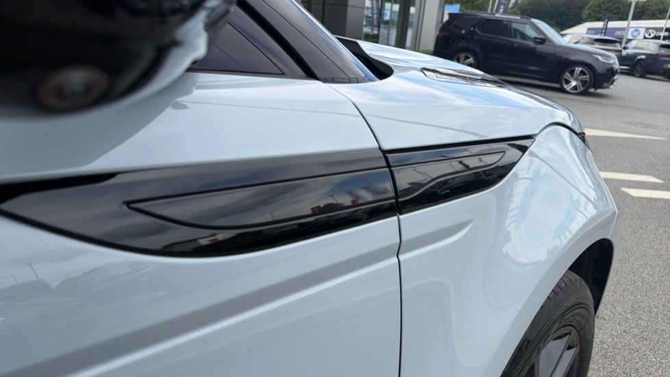 Land Rover Range Rover Evoque 2.0 D200 Dynamic SE 5dr Auto Diesel Hatchback - Image 20