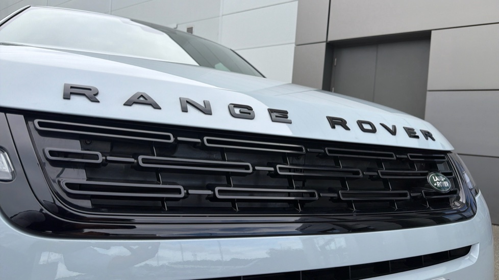 Land Rover Range Rover Evoque 2.0 D200 Dynamic SE 5dr Auto Diesel Hatchback - Image 22