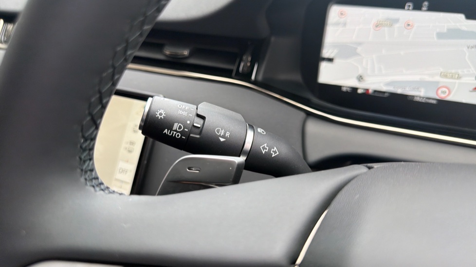 Land Rover Range Rover Evoque 2.0 D200 Dynamic SE 5dr Auto Diesel Hatchback - Image 31