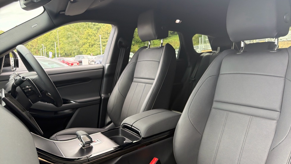 Land Rover Range Rover Evoque 2.0 D200 Dynamic SE 5dr Auto Diesel Hatchback - Image 40